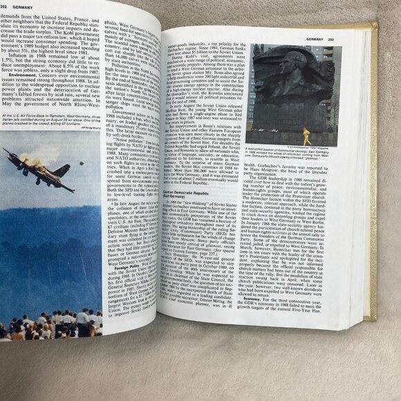 1989 WORLD TOPICS YEARBOOK Hardcover Book by THE UNITED EDUCATORS Inc. - Picture 8 of 10